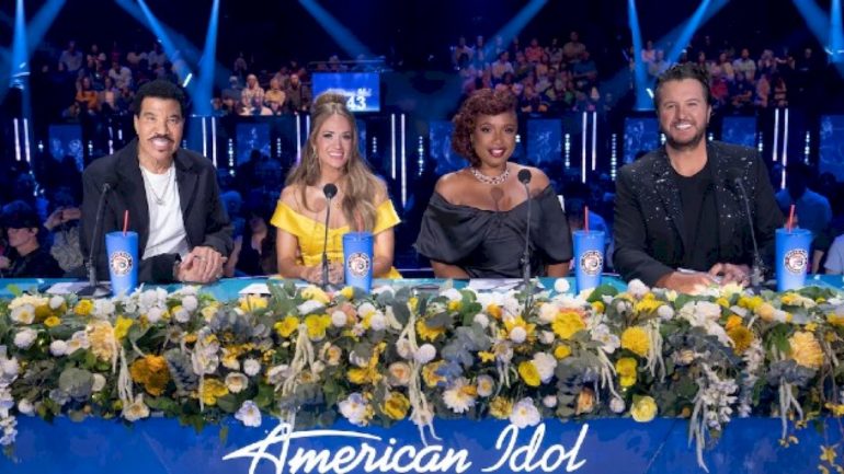 jennifer-hudson-returns-to-‘american-idol’-as-a-mentor,-guest-judge