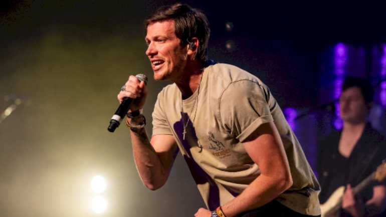 the-‘big,’-‘insane’-crowd-during-george-birge’s-surprise-stagecoach-debut