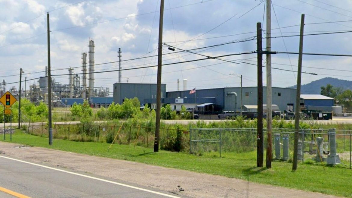 2-dead,-at-least-19-injured-following-chemical-leak-at-west-virginia-industrial-plant