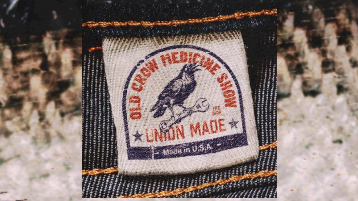 check-out-luke-combs’-‘side-of-the-mountain’-with-old-crow-medicine-show