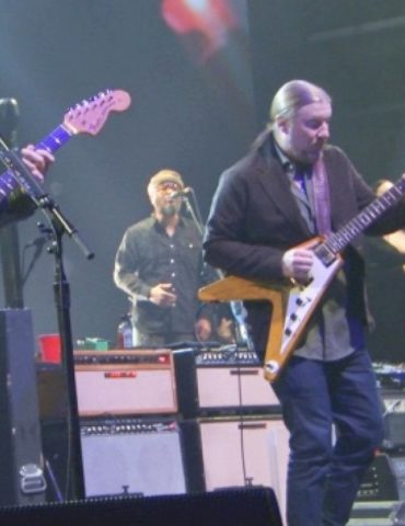 tedeschi-trucks-band-dedicate-performance-of-‘feelin-alright?’-to-the-late-dave-mason