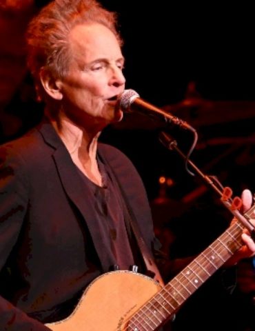 lindsey-buckingham-reveals-what-inspires-him-to-make-music