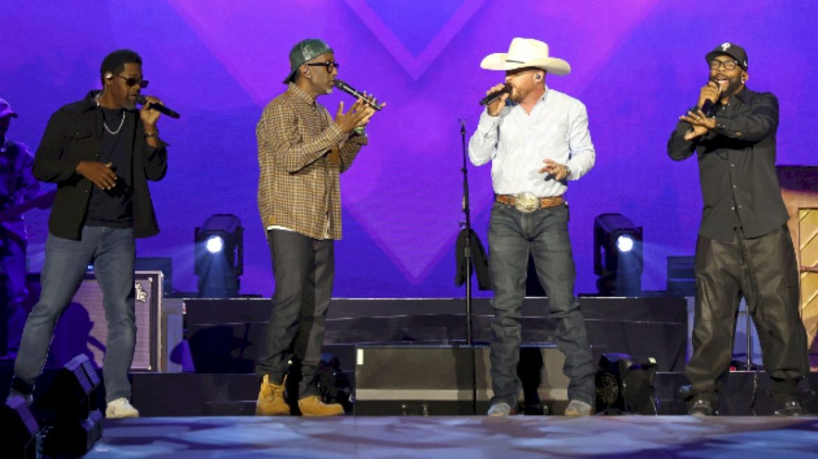 cody-johnson-brings-out-boyz-ii-men-at-stagecoach
