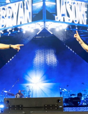 a-sold-out-athens,-georgia,-crowd-greets-native-sons-jason-aldean-and-luke-bryan