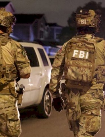 white-house-correspondents’-dinner-latest:-cole-allen-charged-with-attempted-assassination-of-the-president