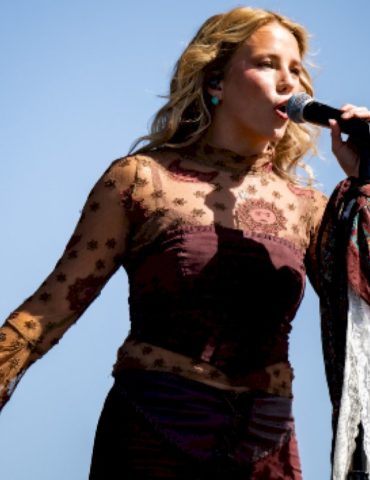 what-avery-anna-now-has-in-common-with-ella-langley,-megan-moroney-and-lainey-wilson