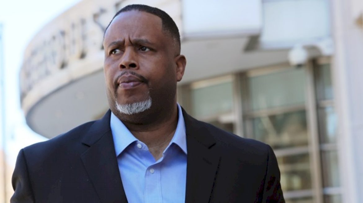 damon-jones-pleads-guilty-in-gambling-cases:-‘i-would-like-to-sincerely-apologize’