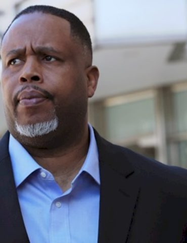 damon-jones-pleads-guilty-in-gambling-cases:-‘i-would-like-to-sincerely-apologize’