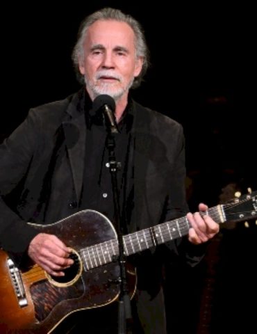 jackson-browne,-devo’s-mark-mothersbaugh-to-perform-music-from-wes-anderson-films-at-the-hollywood-bowl
