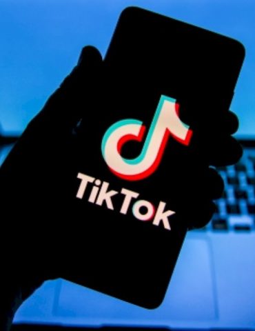 tiktok-antagonist-allegedly-stabs-17-year-old-to-death-on-new-york-city-street:-police