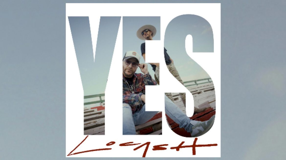 thomas-rhett-and-cole-swindell-help-locash-say-‘yes’