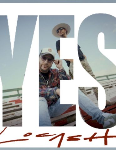 thomas-rhett-and-cole-swindell-help-locash-say-‘yes’