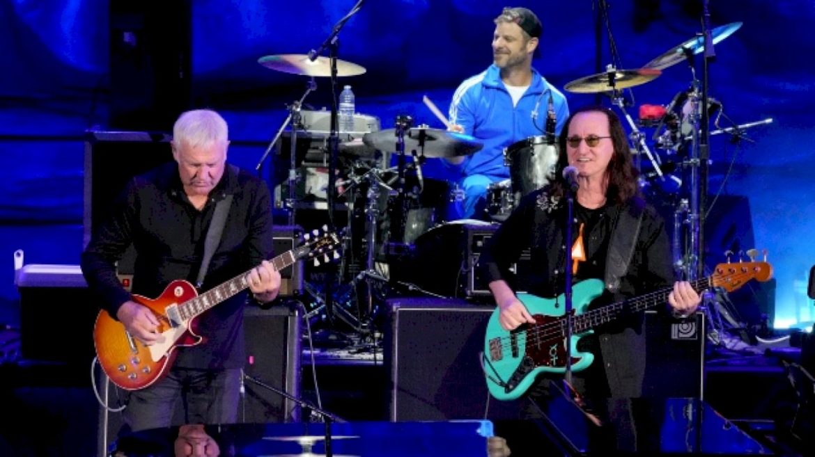 rush-to-offer-‘a-proper-thank-you-and-a-celebration’-of-neil-peart-with-fifty-something-tour