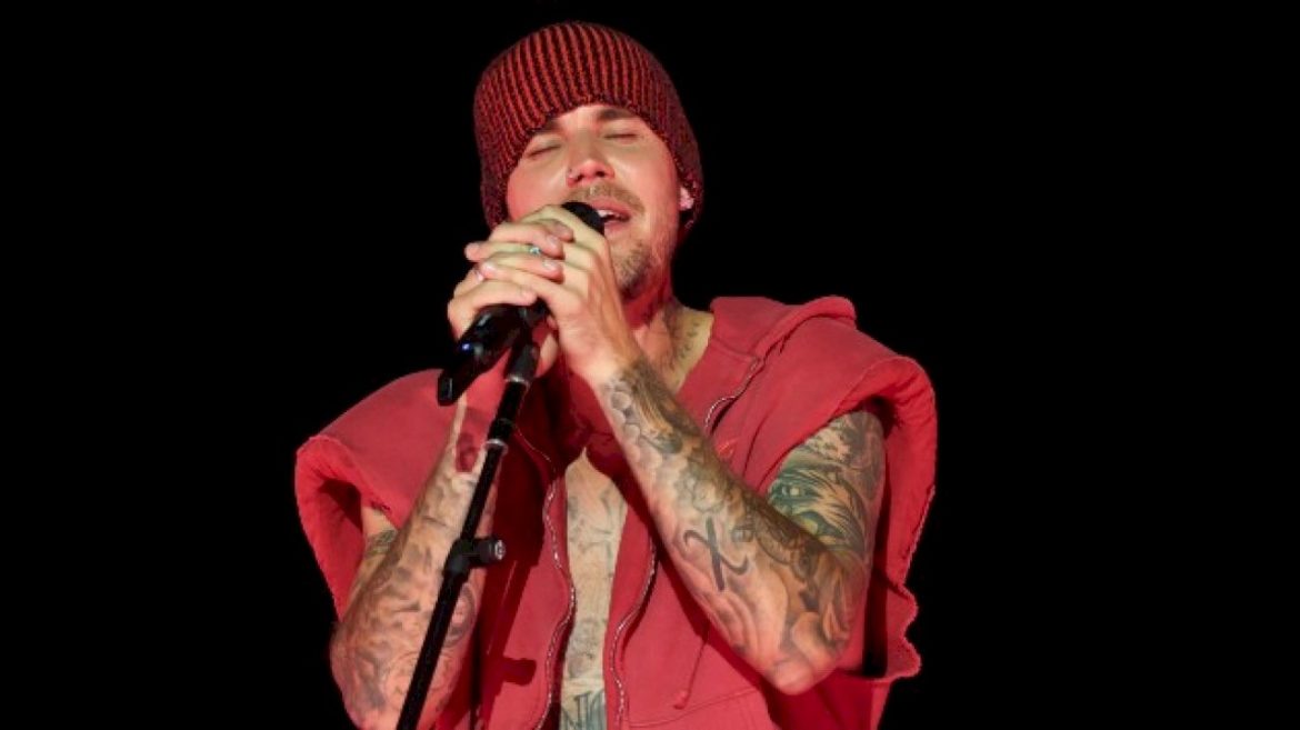 justin-bieber-and-nicki-minaj-now-have-the-#1-song-in-the-world