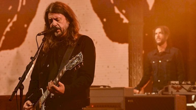 watch-foo-fighters-play-‘﻿your-favorite-toy﻿’-tracks-on-﻿’the-late-show-with-stephen-colbert’