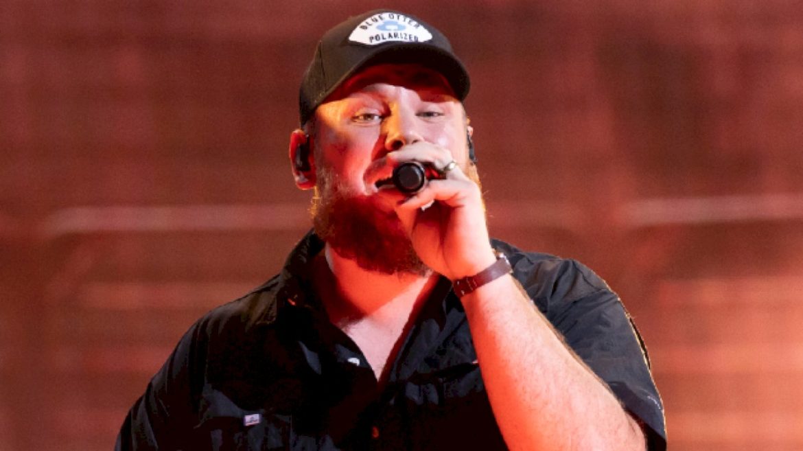nobody’s-better-‘sleepless’-than-luke-combs