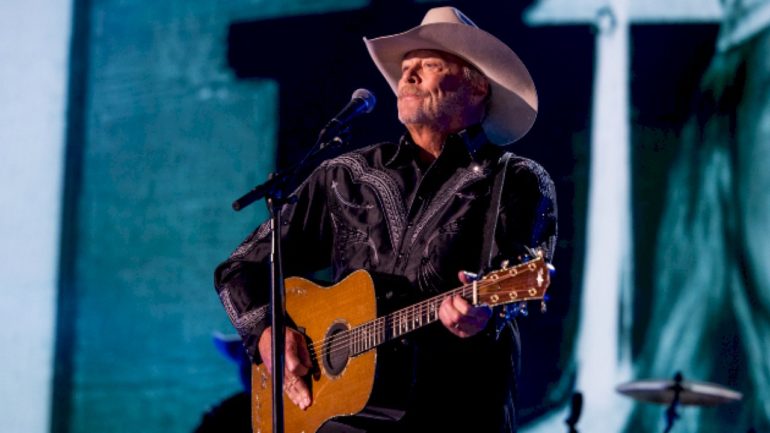 alan-jackson-will-be-at-the-ryman-for-the-national-memorial-day-concert
