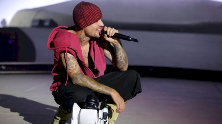 justin-bieber-takes-top-spotify-title-away-from-bruno-mars