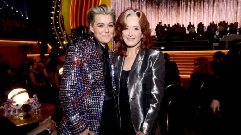 bonnie-raitt-to-induct-brandi-carlile-into-to-the-‘austin-city-limits’-hall-of-fame