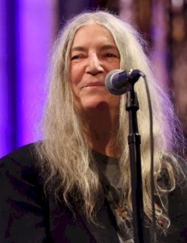 patti-smith-to-take-part-in-rise-up,-sing-out:-a-concert-for-the-first-amendment