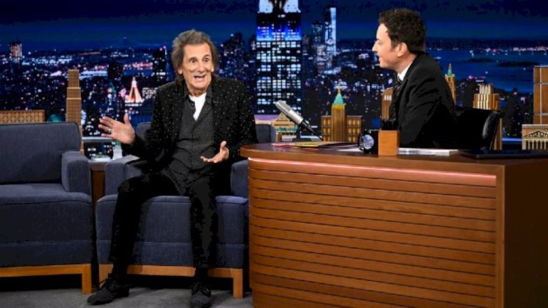 ronnie-wood-talks-‘foreign-tongues’-on-‘the-tonight-show’,-reveals-album’s-amy-winehouse-cover
