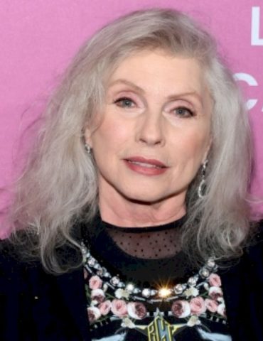 report:-debbie-harry-to-play-pamela-anderson’s-mother-in-new-film