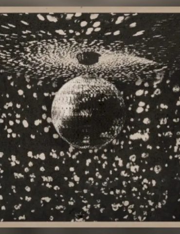 neil-young’s-‘mirror-ball’-album-with-pearl-jam-to-be-reissued-for-the-first-time-since-1995