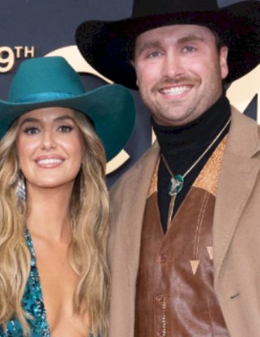 lainey-wilson-marries-‘duck’-hodges-by-a-waterfall-in-tennessee