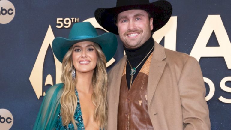 lainey-wilson-marries-‘duck’-hodges-by-a-waterfall-in-tennessee