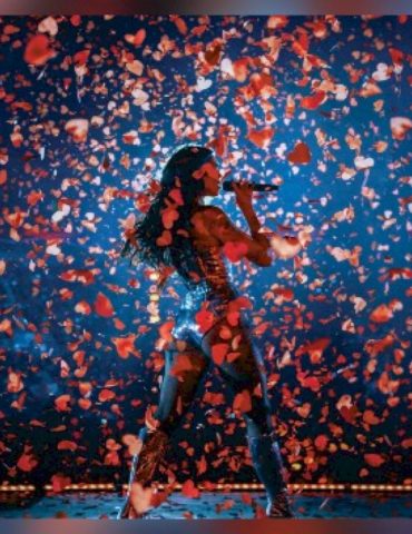 dua-lipa-to-release-live-album,-concert-film-from-radical-optimism-tour