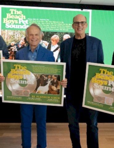 the-beach-boys’-‘pet-sounds’-certified-double-platinum-ahead-of-60th-anniversary