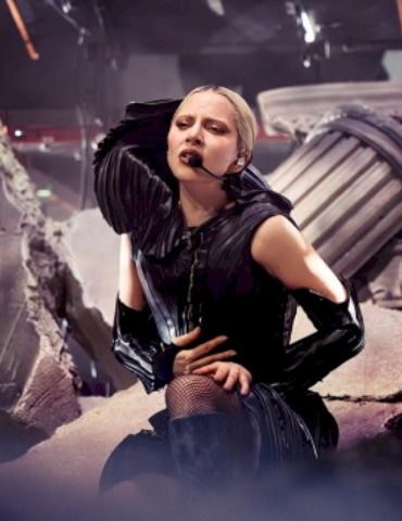 lady-gaga-introduces-‘mayhem-requiem’-film-in-la:-‘what-if-we-tore-the-album-down?’