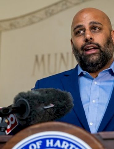 former-hartford-police-officer-charged-with-manslaughter-in-fatal-shooting-of-stevie-jones