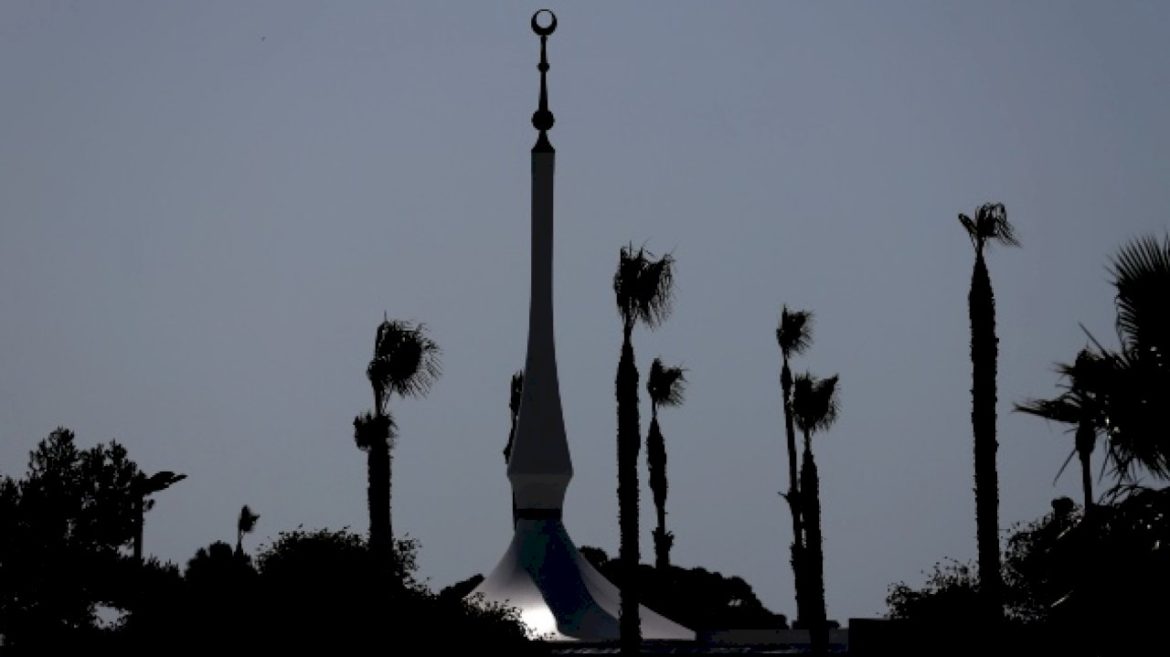 security-guard-at-islamic-center-of-san-diego-hailed-as-a-hero