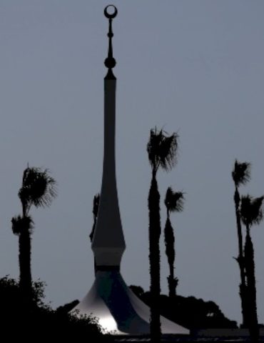security-guard-at-islamic-center-of-san-diego-hailed-as-a-hero