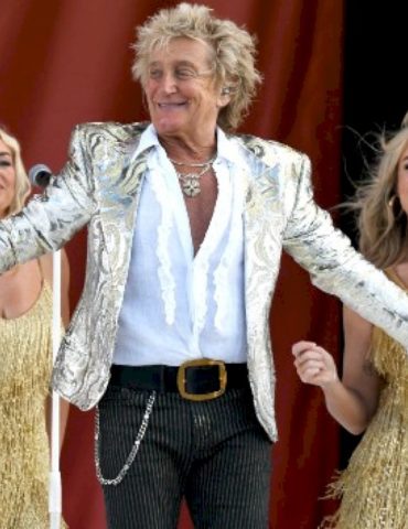 rod-stewart-hints-at-retirement,-says-2027-shows-will-‘probably-be-it’