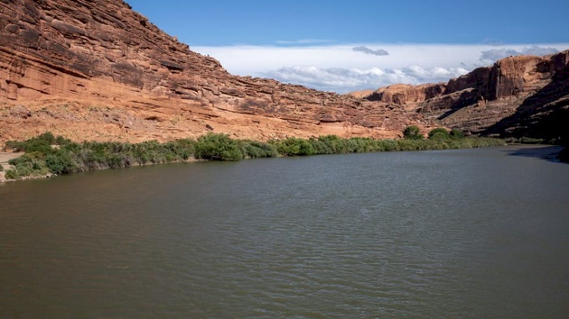 water-supplies-along-colorado-river-basin-in-peril,-experts-say