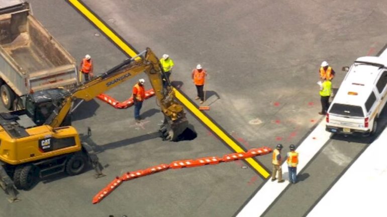 sinkhole-shuts-down-runway-at-laguardia-international-airport