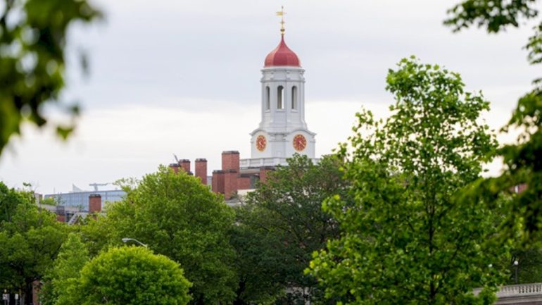 police-investigating-intruder-reported-at-harvard,-mit-dorms