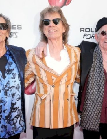 the-rolling-stones’-mick-jagger-and-ronnie-wood-to-reveal-the-songs-that-have-soundtracked-their-lives