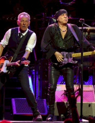 bruce-springsteen-tour-‘beefs-up’-security-due-to-‘death-threats,’-according-to-stevie-van-zandt