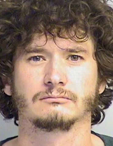 father-charged-with-manslaughter-after-1-year-old-found-dead-in-vehicle,-strapped-in-car-seat:-authorities