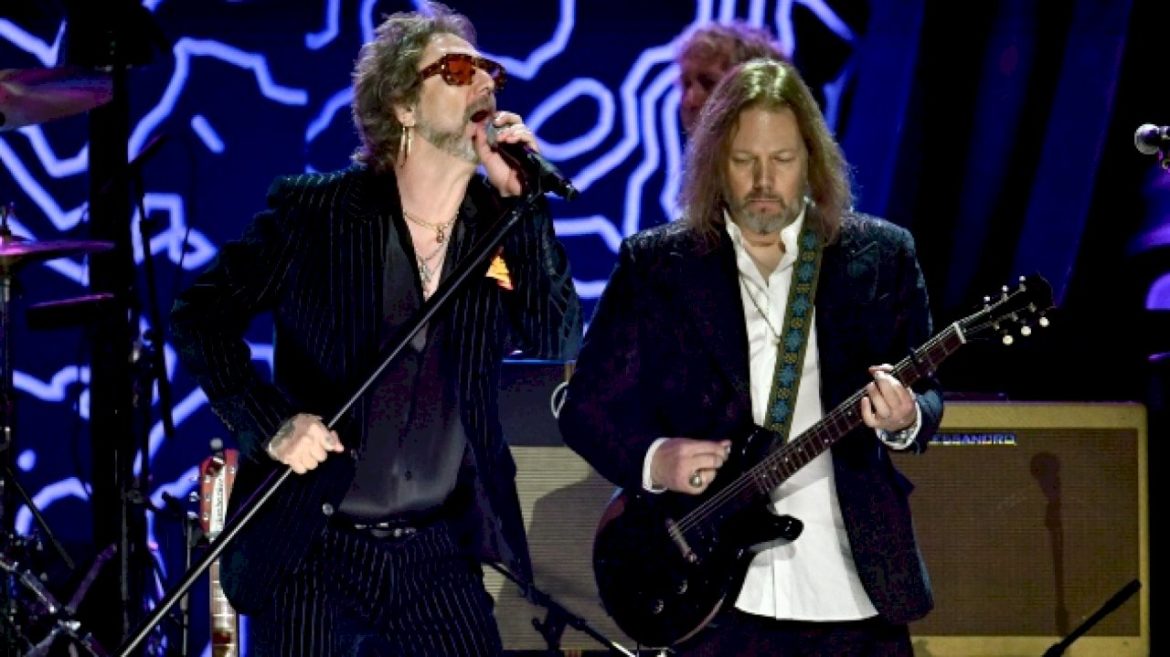 the-black-crowes’-rich-robinson-on-adding-new-songs-into-show:-‘i-can’t-wait-to-play-these-songs’
