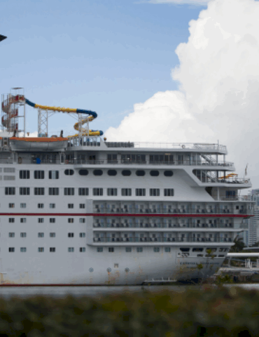 cruise-ship-killing:-stepbrother-can-stay-out-of-jail,-judge-rules