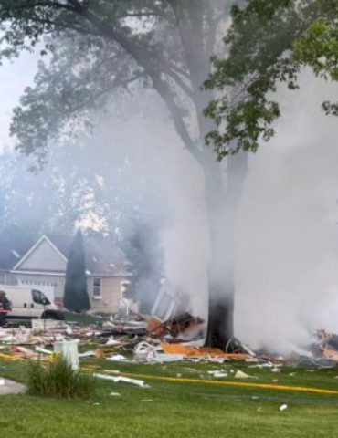 man-dead,-woman-critically-injured-after-home-explosion-in-attempted-murder-suicide