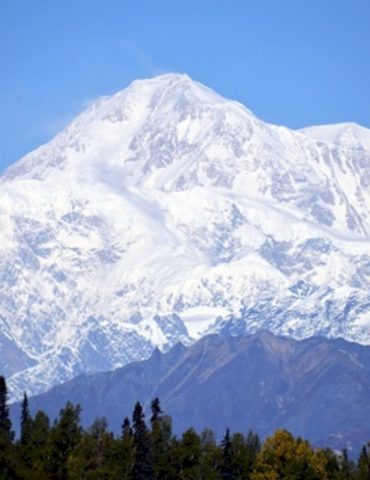 search-underway-after-4-climbers-fall-on-tallest-mountain-in-north-america