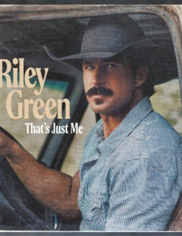 riley-green’s-‘think-as-you-drunk’-is-only-one-facet-of-‘that’s-just-me’