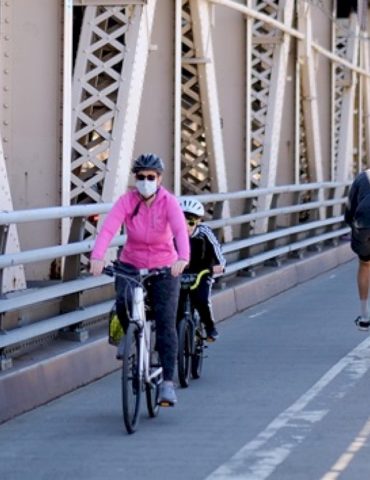 2-dead-after-e-scooter-crashes-into-bike-on-new-york-city-bridge