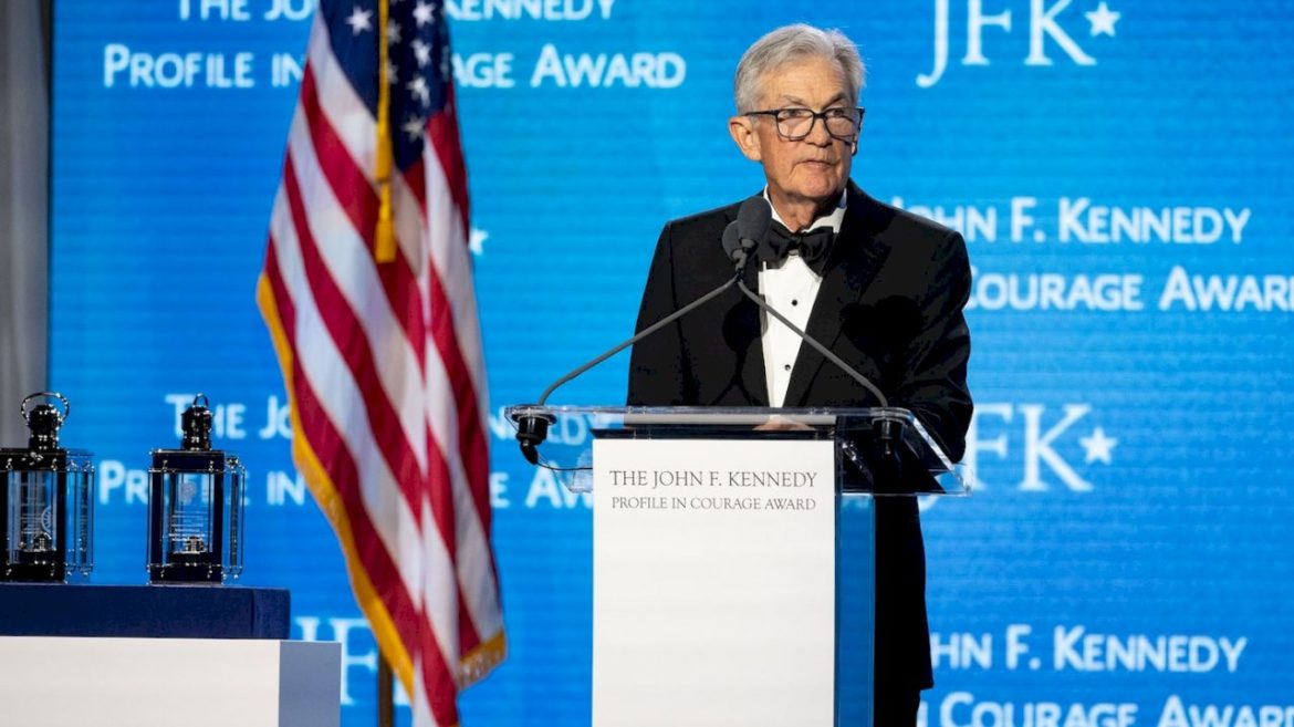 central-bank-faces-political-‘stress-test’-that-threatens-economy,-ex-fed-chair-powell-says