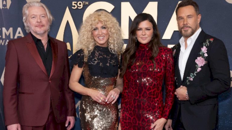 karen-fairchild-paints-a-picture-of-little-big-town’s-‘it’s-a-dying-art’